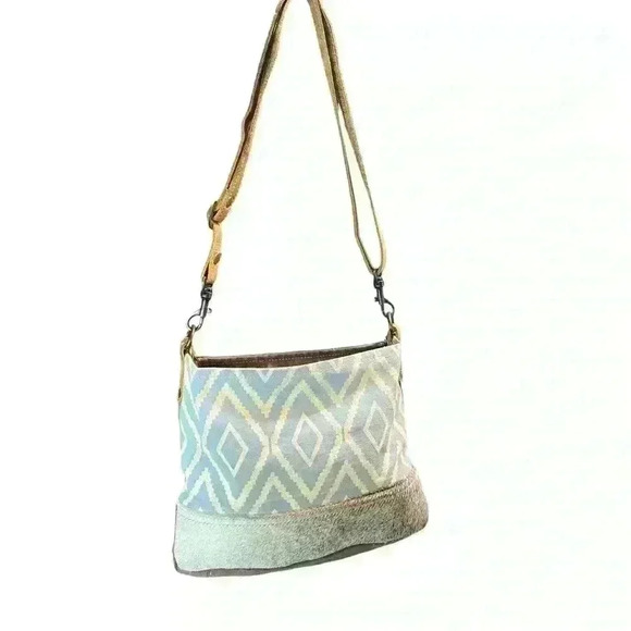 MYRA Agate Diamond Pattern Upcycled Canvas, Hair-On Cowhide western boho bag - Picture 1 of 7